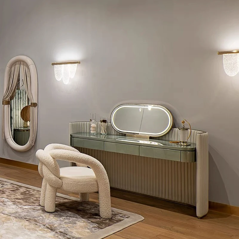 Dongguan High-quality Furniture Custom Factory OEM/ODM Bedroom Light Luxury Solid Wood Leather Dresser With LED Mirror Drawers
Dongguan High-quality Furniture Custom Factory OEM/ODM Bedroom Light Luxury Solid Wood Leather Dresser With LED Mirror Drawers