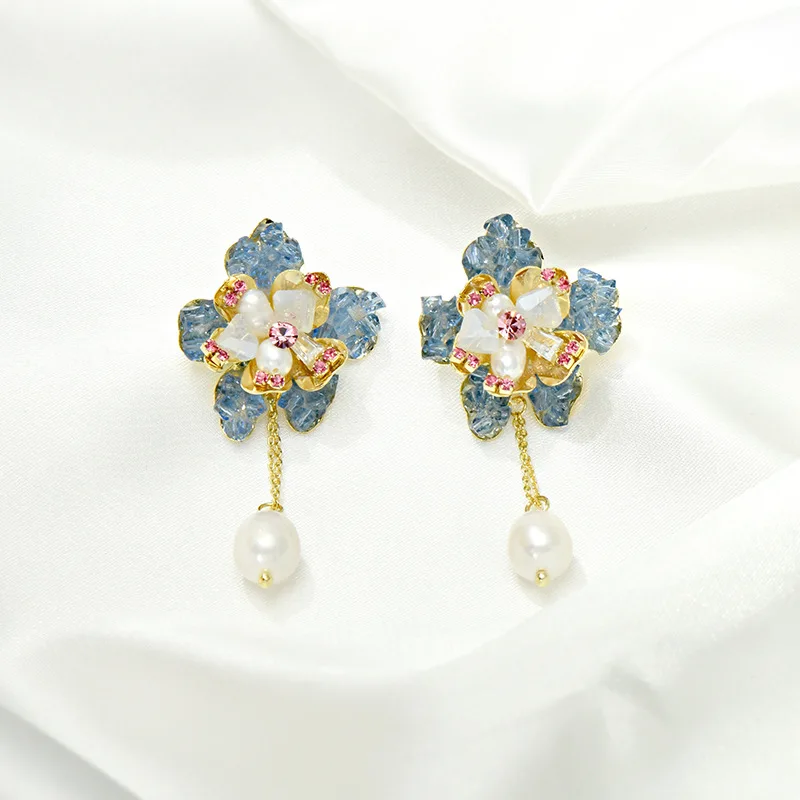 S925 Silver Needle Korean Women Crystal Bling Bling Zircon Flower Fresh Water Pearls Dangle Earrings Set , Women Ear Accessories
S925 Silver Needle Korean Women Crystal Bling Bling Zircon Flower Fresh Water Pearls Dangle Earrings Set , Women Ear Accessories