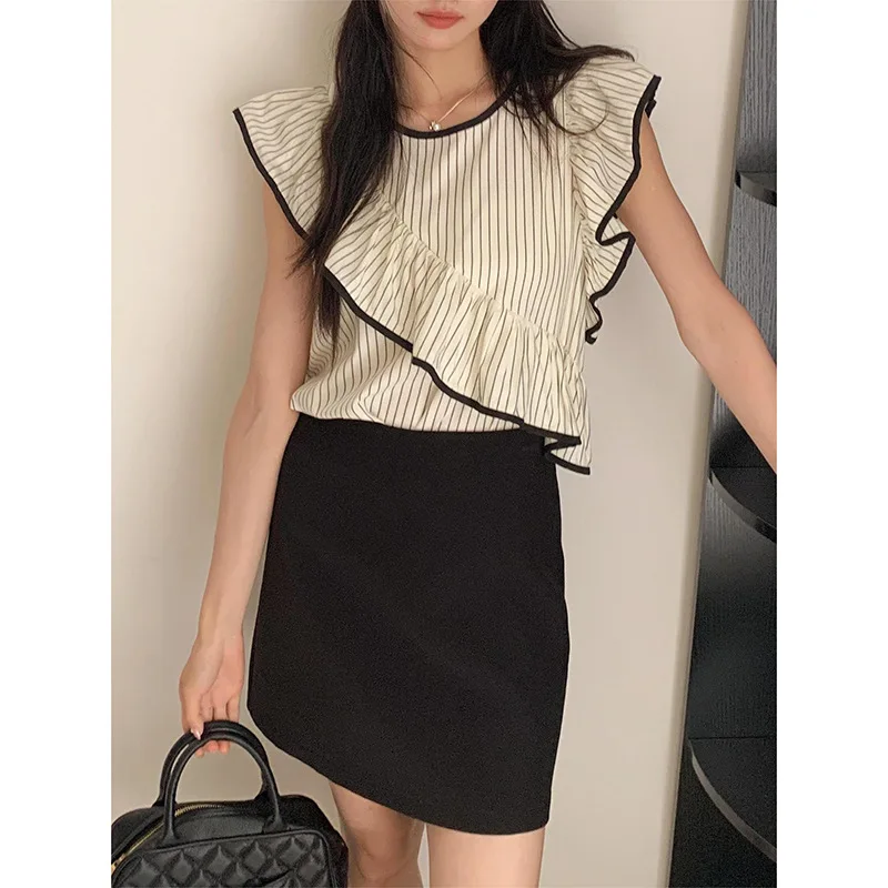 Ruffle Edge Striped Retro Shirt 2026 Summer New Crew Neck Top
Ruffle Edge Striped Retro Shirt 2026 Summer New Crew Neck Top