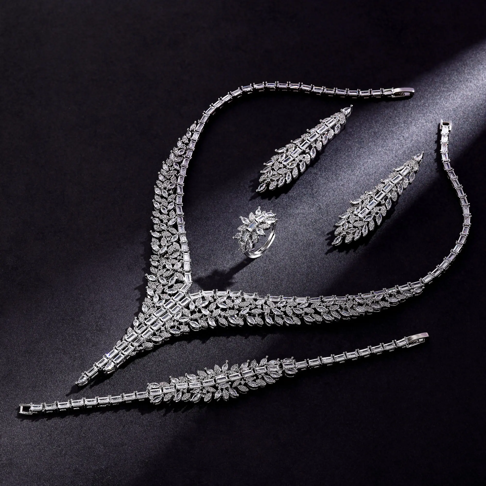 2024 New Luxury 4-piece Women's Wedding Jewelry Set Crystal Necklace Set Nigeria Dubai Jewelry Set
2024 New Luxury 4-piece Women's Wedding Jewelry Set Crystal Necklace Set Nigeria Dubai Jewelry Set