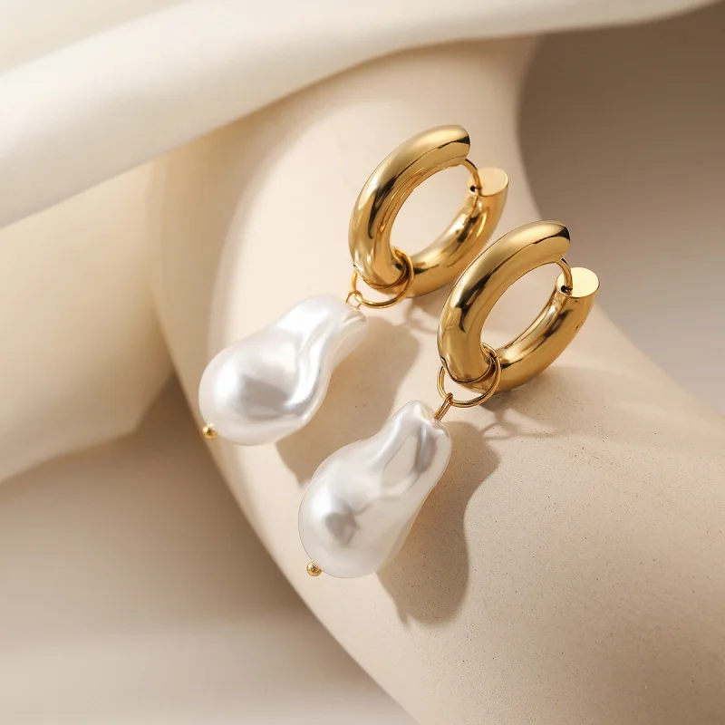 Fashionable Light Luxury 18K Gold Plated Stainless Steel Irregular Pearl for Women, Niche High-end Versatile Earrings
Fashionable Light Luxury 18K Gold Plated Stainless Steel Irregular Pearl for Women, Niche High-end Versatile Earrings