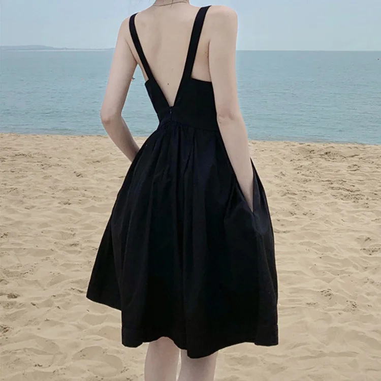 French Hepburn V-neck suspender black dress for women with summer goddess style waist up dress vestido feminino
French Hepburn V-neck suspender black dress for women with summer goddess style waist up dress vestido feminino