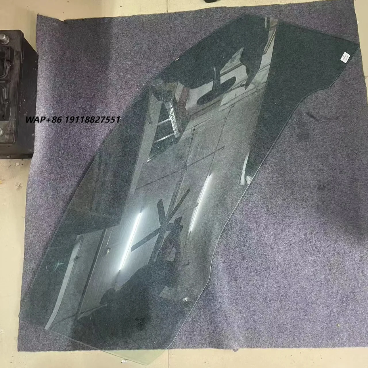 The Right Front Door Glass of the for Rolls-Royce Wraith 51337407771
The Right Front Door Glass of the for Rolls-Royce Wraith 51337407771