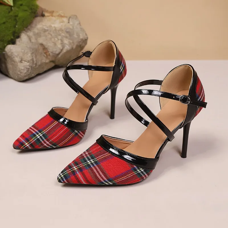 French Heels Women's 2026 Summer New Stiletto Pointed Toe One Strap Fashion Sandals
French Heels Women's 2026 Summer New Stiletto Pointed Toe One Strap Fashion Sandals