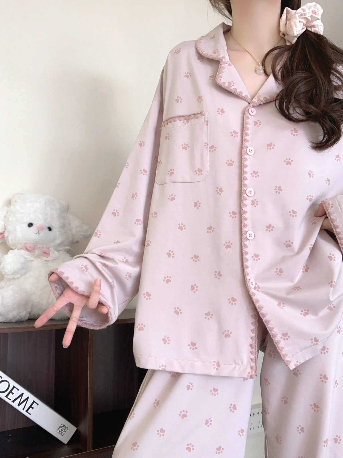 100% хлопковая женская пижама с длинными рукавами для весны и осени, в нежном стиле, домашняя одежда, подходит для ношения на улице, комфортная, размер S...
100% хлопковая женская пижама с длинными рукавами для весны и осени, в нежном стиле, домашняя одежда, подходит для ношения на улице, комфортная, размер S...