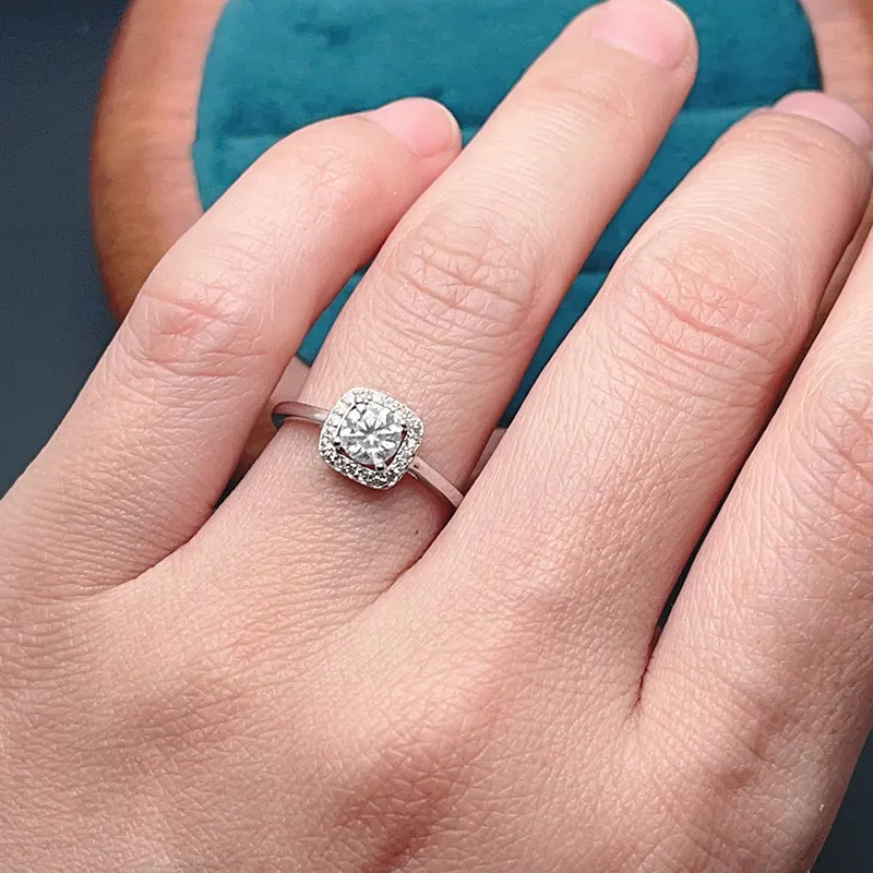 Laboratory Moissanite Engagement Ring 0.5ct D Color colorful ring Grade Mossanite Silver Ring 925 Silver Moissanite Jewelry
Laboratory Moissanite Engagement Ring 0.5ct D Color colorful ring Grade Mossanite Silver Ring 925 Silver Moissanite Jewelry