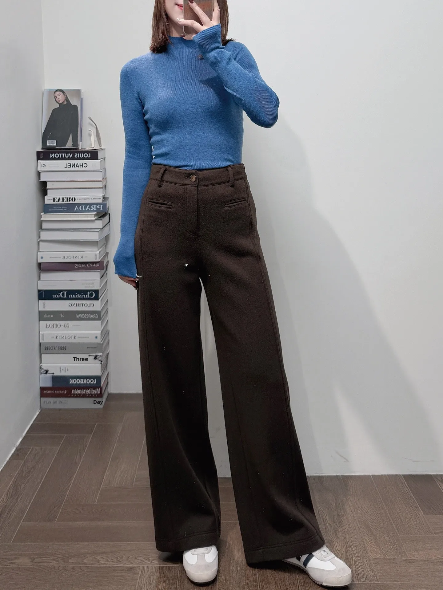 Женские брюки ST с флисовой подкладкой, широкие, прямые, на резинке, повседневные, с высокой талией, на пуговицах, из шерстяной смеси, зимние
Женские брюки ST с флисовой подкладкой, широкие, прямые, на резинке, повседневные, с высокой талией, на пуговицах, из шерстяной смеси, зимние