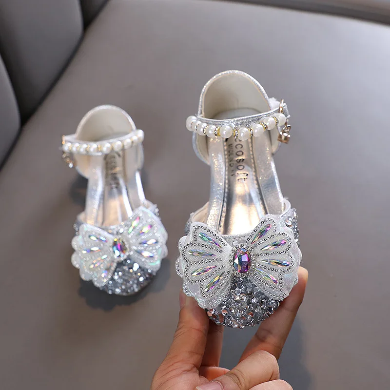 Kids Lace Bow Sandals Cute Rhinestones Girls Sandals Princess Party Dance Children's Sandals Fashion Soft Sole Flat Beach Shoes
Kids Lace Bow Sandals Cute Rhinestones Girls Sandals Princess Party Dance Children's Sandals Fashion Soft Sole Flat Beach Shoes