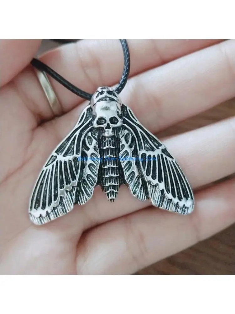 573B Novelty Jewelry Alloy Skull Death's-head Hawkmoth Pendant Necklace for w/ Cord G
573B Novelty Jewelry Alloy Skull Death's-head Hawkmoth Pendant Necklace for w/ Cord G