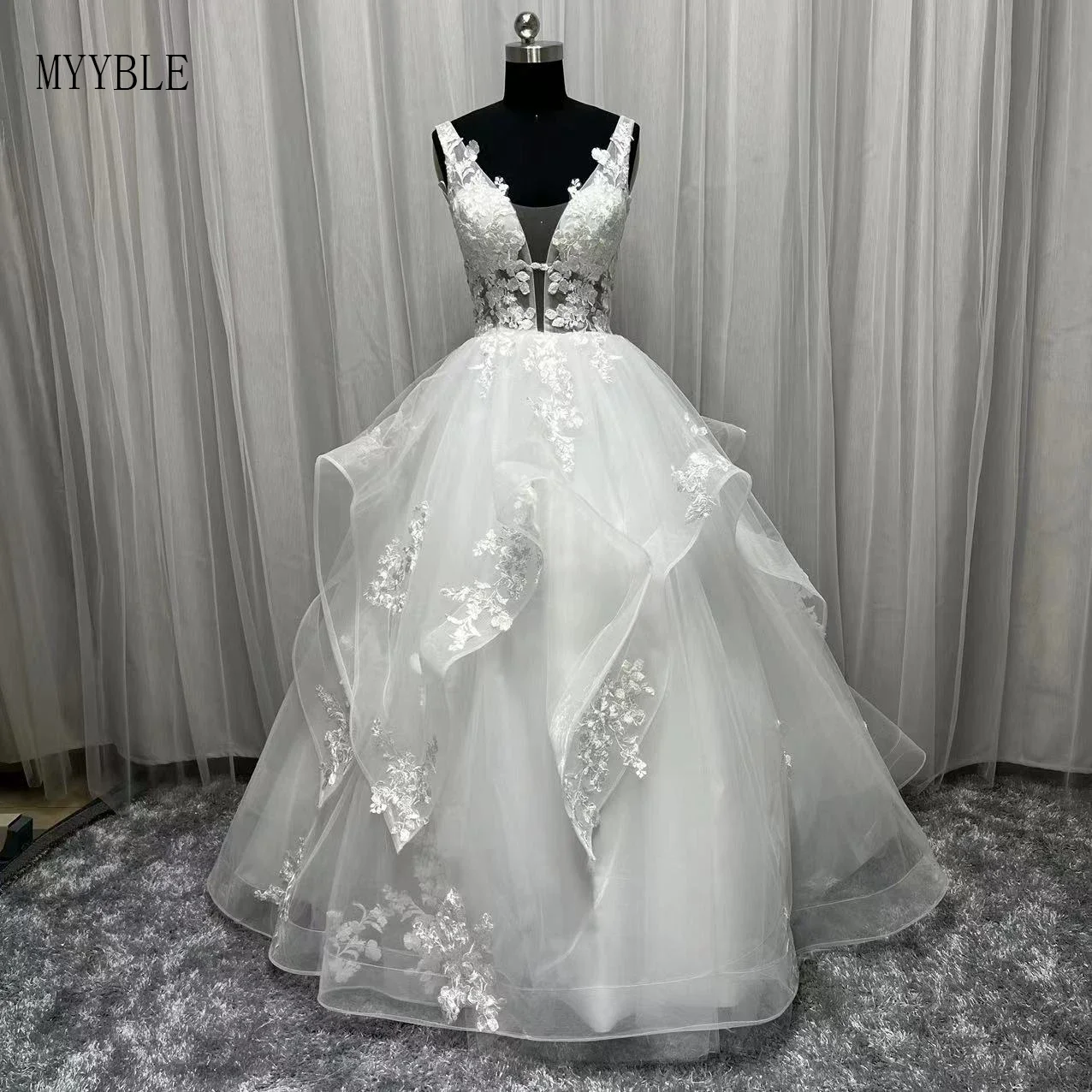 MYYBLE Real Photo Lace Appliques V-Neck Sleeveless Floor-Length A-Line Wedding Gowns 2023 Custom Made Bridal Dresses
MYYBLE Real Photo Lace Appliques V-Neck Sleeveless Floor-Length A-Line Wedding Gowns 2023 Custom Made Bridal Dresses