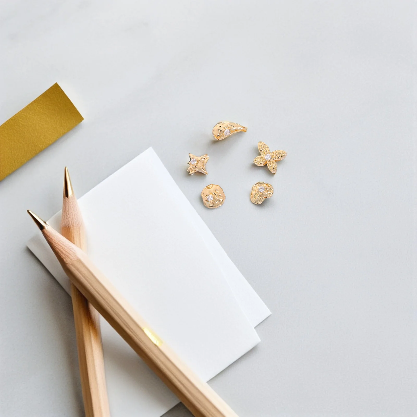 5 шт. металлических бусин-разделителей ручной работы в виде звезд и бабочек для изготовления ожерелий, браслетов, серег, золотистый оттенок
5 шт. металлических бусин-разделителей ручной работы в виде звезд и бабочек для изготовления ожерелий, браслетов, серег, золотистый оттенок