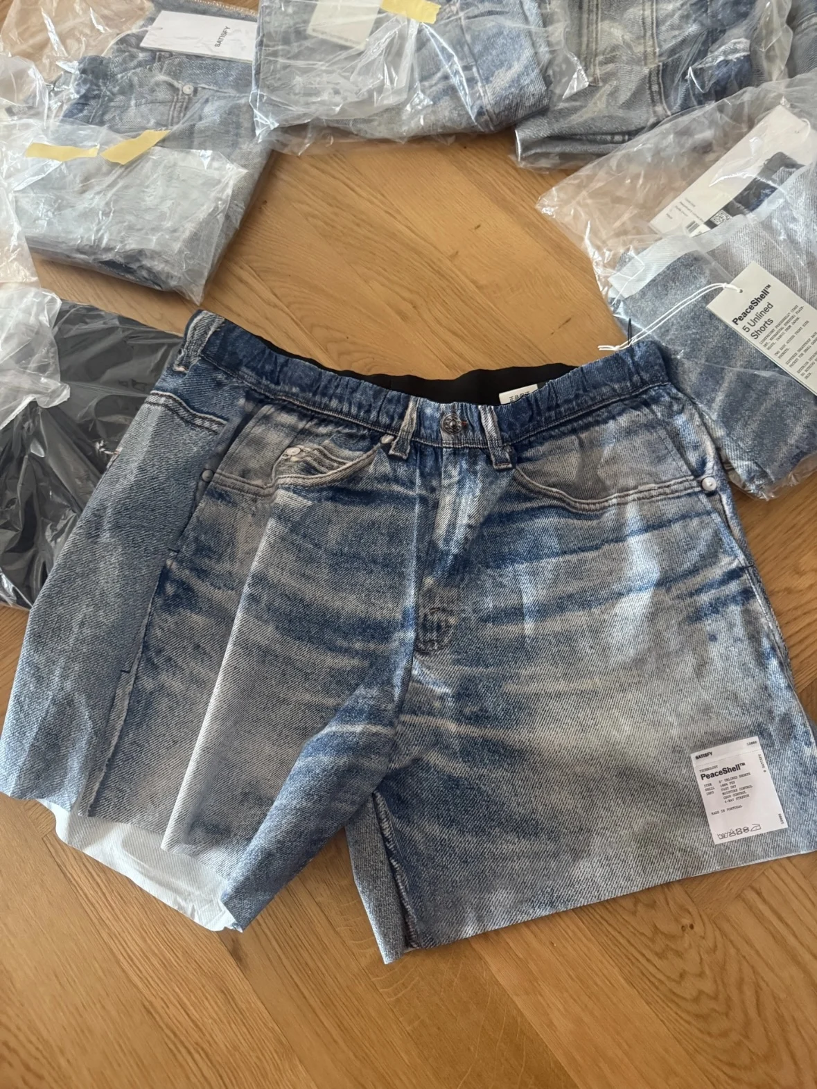 Satisfy PeaceShell Denim Digital Print Breathable Athletic Shorts
Satisfy PeaceShell Denim Digital Print Breathable Athletic Shorts