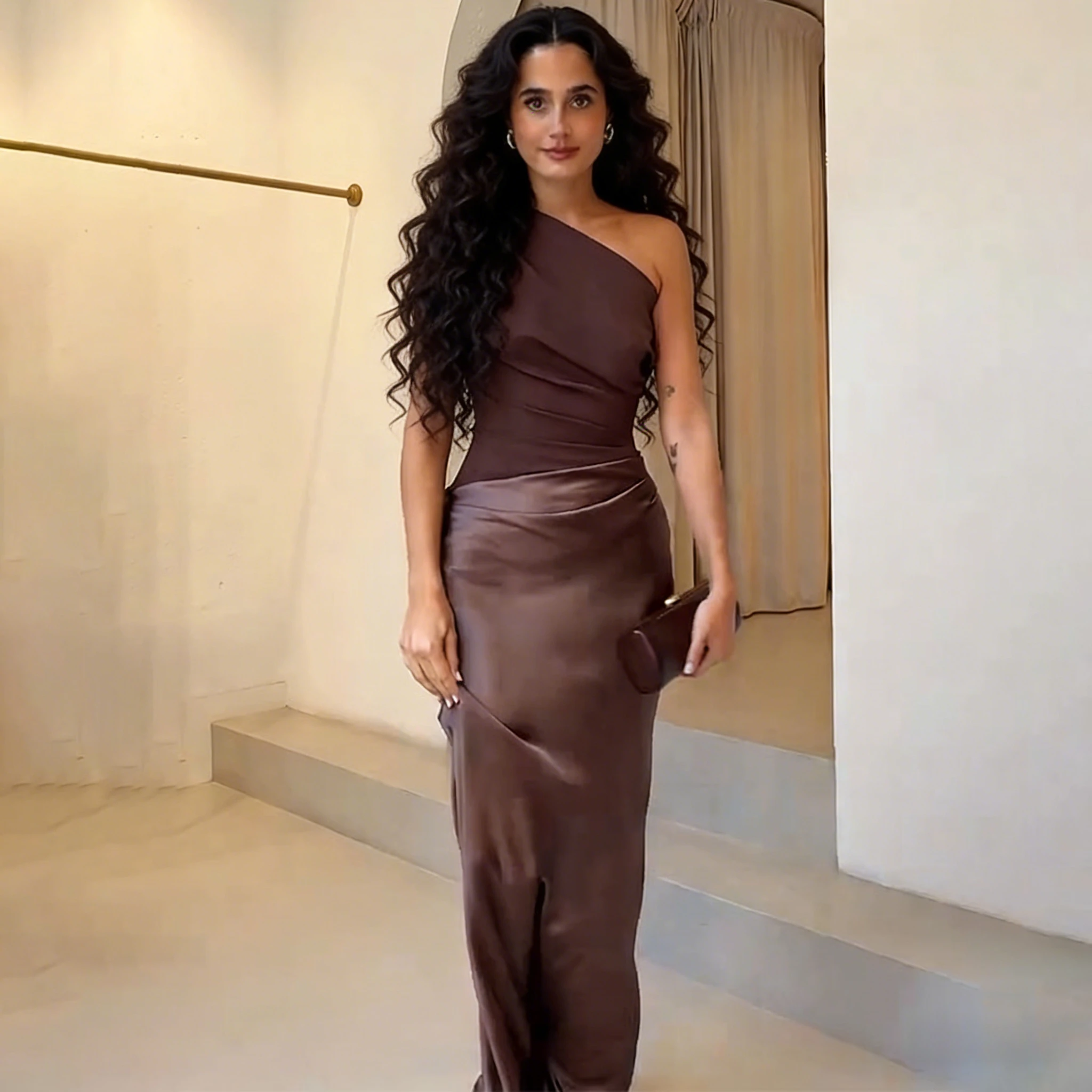 Patchwork Satin Sexy One Shoulder Women Maxi Dress Brown Sleeveless Evening Dress Summer Slim Elegant Party Clubwear
Patchwork Satin Sexy One Shoulder Women Maxi Dress Brown Sleeveless Evening Dress Summer Slim Elegant Party Clubwear