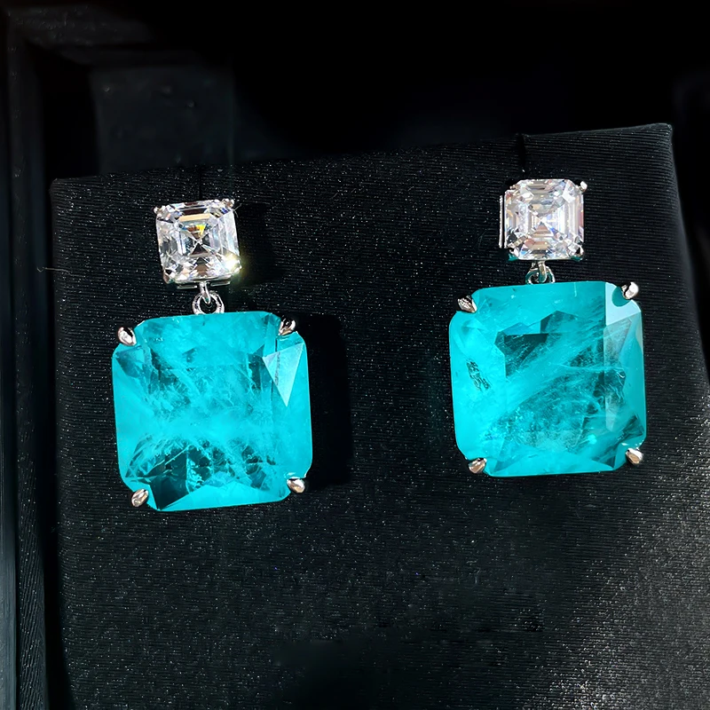 Новинка S925 ювелирные изделия Tremella женские изумрудные серьги темпераментные 15*15 серьги ювелирные изделия аксессуары
Новинка S925 ювелирные изделия Tremella женские изумрудные серьги темпераментные 15*15 серьги ювелирные изделия аксессуары