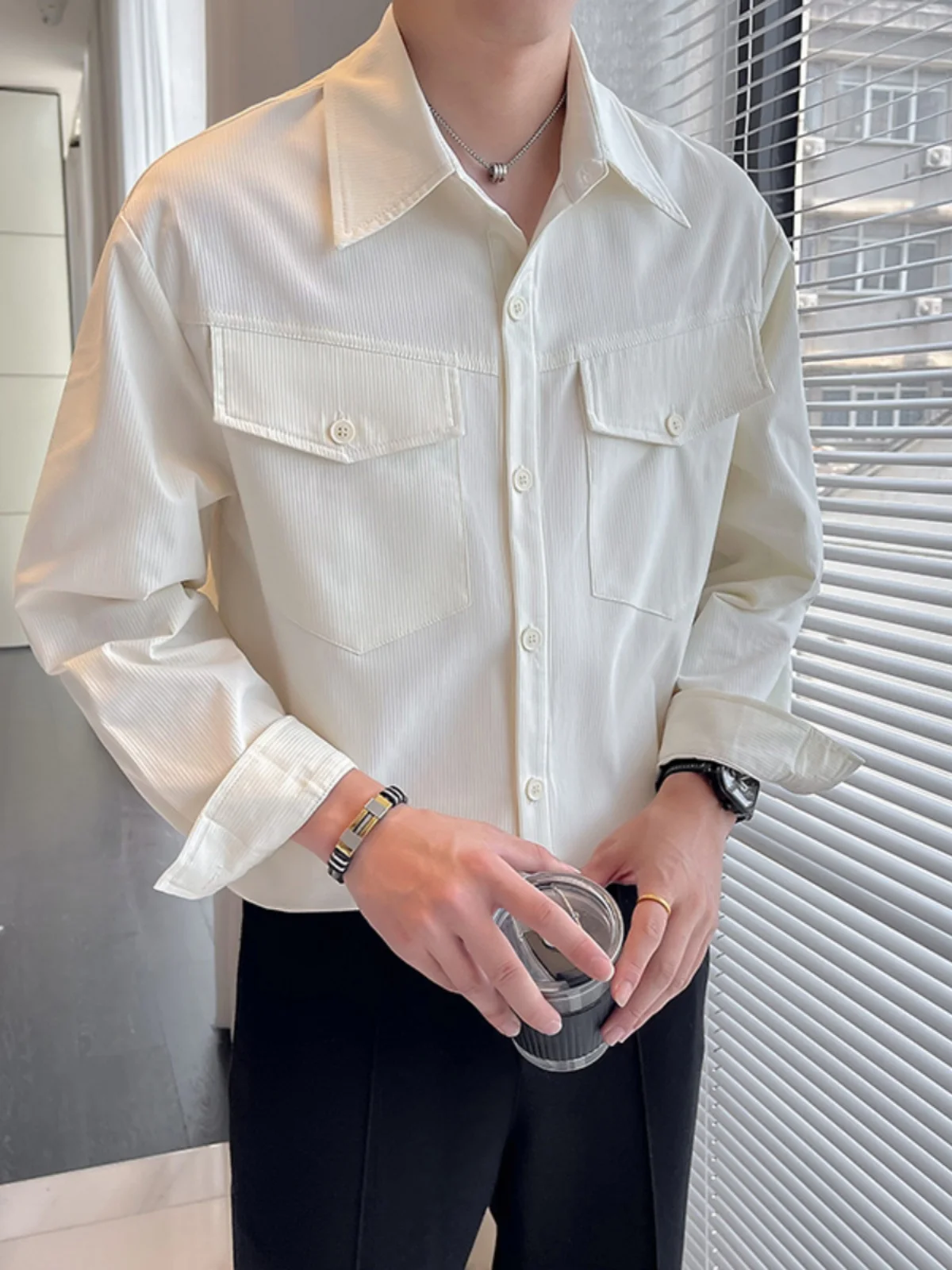 Белая мужская рубашка с длинным рукавом для весны и осени, повседневная, модная, брендовая, рабочая одежда, куртка-жакет, стандартный крой, молодежная, популярная
Белая мужская рубашка с длинным рукавом для весны и осени, повседневная, модная, брендовая, рабочая одежда, куртка-жакет, стандартный крой, молодежная, популярная