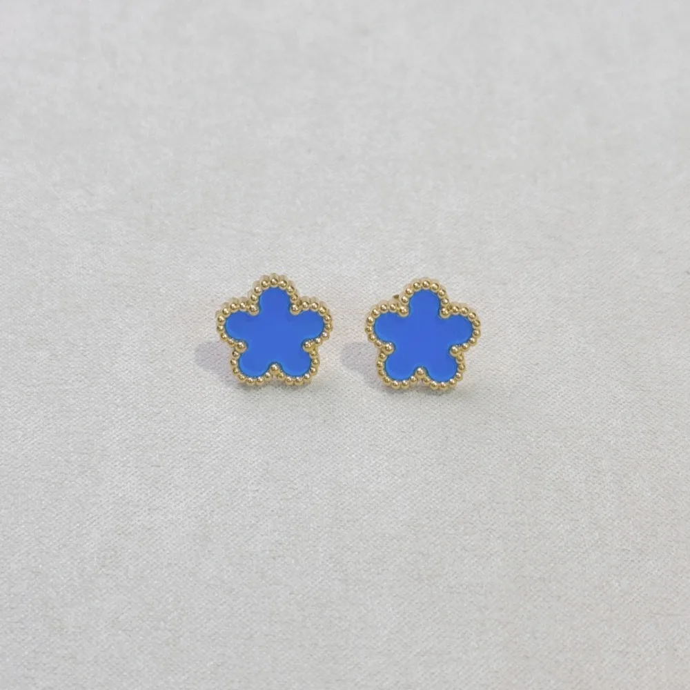 Женские легкие роскошные серьги: пятилистный цветочный дизайн, жемчуг-ракушка, трансграничные модные украшения
Женские легкие роскошные серьги: пятилистный цветочный дизайн, жемчуг-ракушка, трансграничные модные украшения