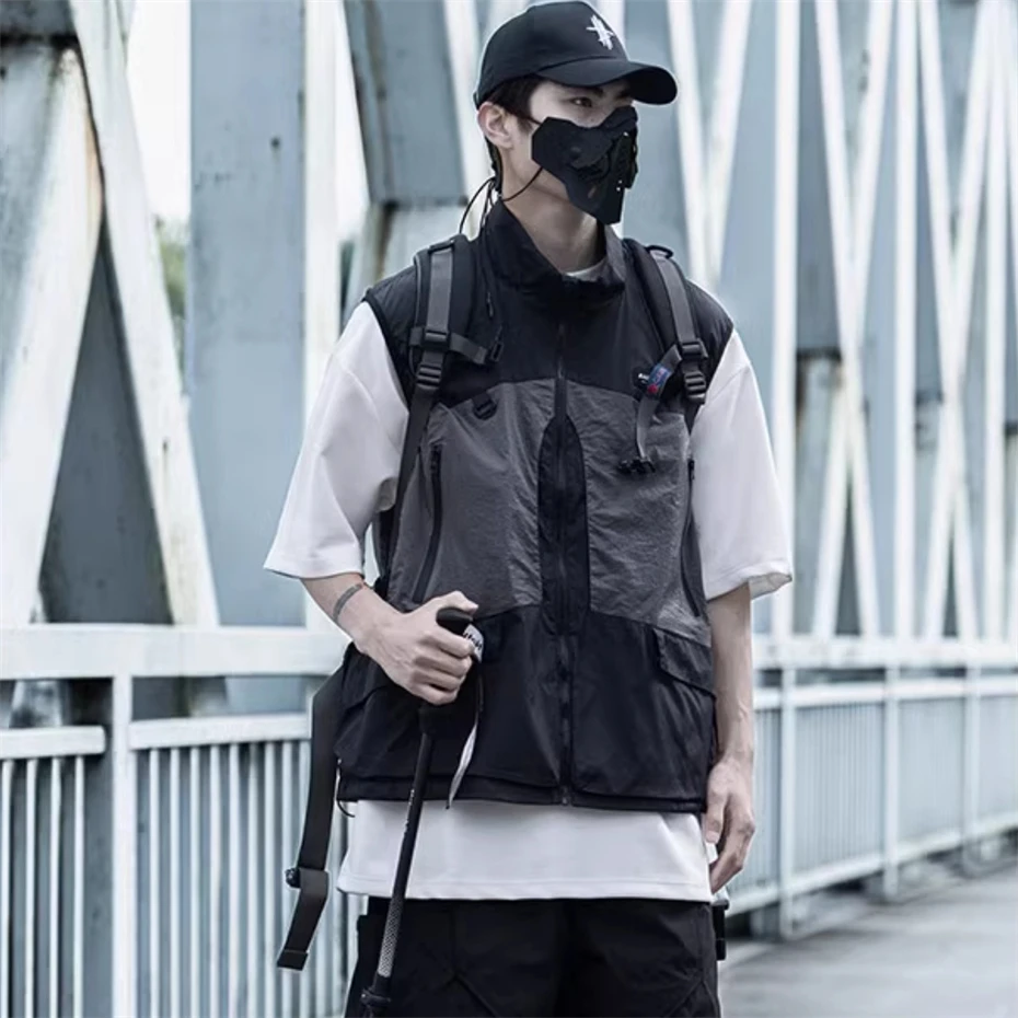 Tactical Techwear Vest Men Functional Cargo Vest Sleeveless Coat Jacket Casual Vest Breathable Patchwork Letter Print Waistcoat
Tactical Techwear Vest Men Functional Cargo Vest Sleeveless Coat Jacket Casual Vest Breathable Patchwork Letter Print Waistcoat