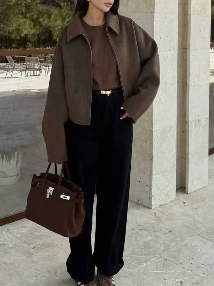 FDEY 2025 Autumn and winter fashion lapel long-sleeved zipper woolen coat European and American loose casual jacket
FDEY 2025 Autumn and winter fashion lapel long-sleeved zipper woolen coat European and American loose casual jacket