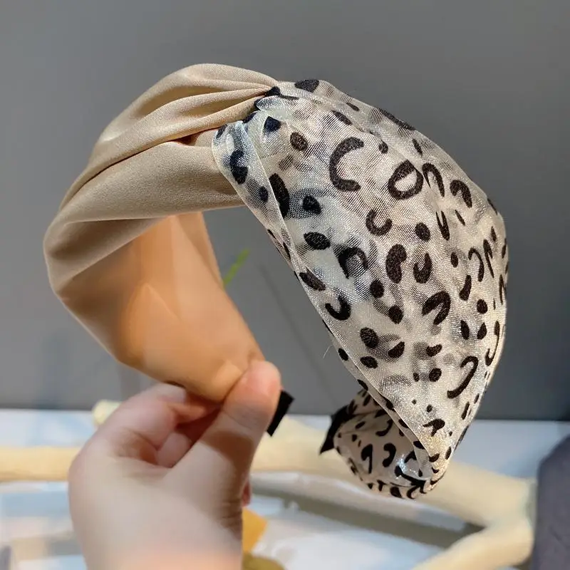 Animal Print Headband Breathable Cross Weave Design for Women Girls Party Vacation Outdoor Hair Accessories Headband 
Animal Print Headband Breathable Cross Weave Design for Women Girls Party Vacation Outdoor Hair Accessories Headband