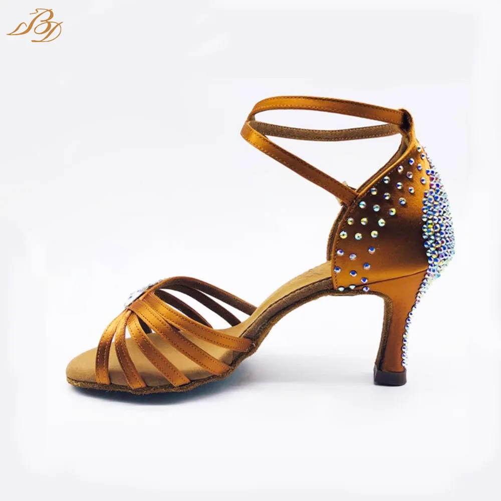 Betty 217 style 211 style Latin dance shoes/Latin shoes/Latin dance shoes/Imitation of Olympic diamonds/Diamond studded shoes
Betty 217 style 211 style Latin dance shoes/Latin shoes/Latin dance shoes/Imitation of Olympic diamonds/Diamond studded shoes
