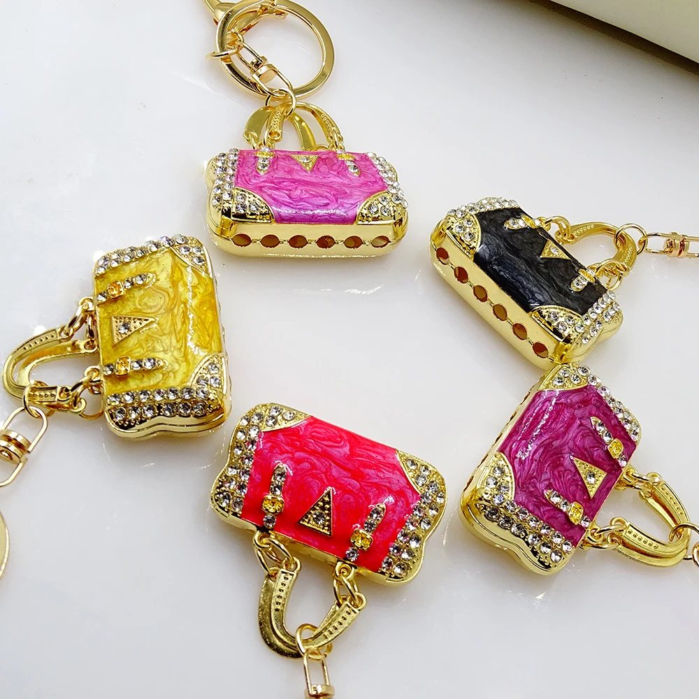 Fashion women's bag accessories Personality Keychain metal hollow rhinestone transparent cloud enamel craft gift car pendant
Fashion women's bag accessories Personality Keychain metal hollow rhinestone transparent cloud enamel craft gift car pendant