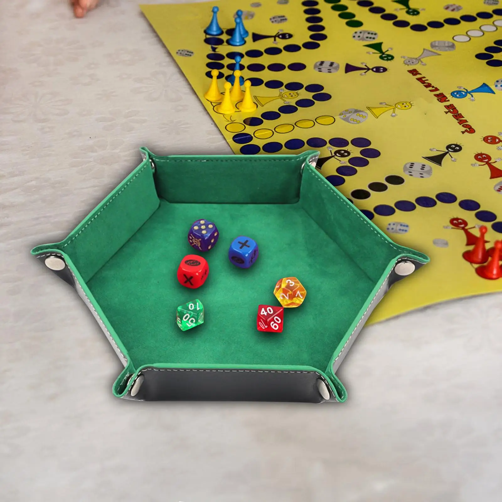 Hexagon Dice Rolling Holder Foldable PU Leather Tabletop Dice Rolling Holder
Hexagon Dice Rolling Holder Foldable PU Leather Tabletop Dice Rolling Holder