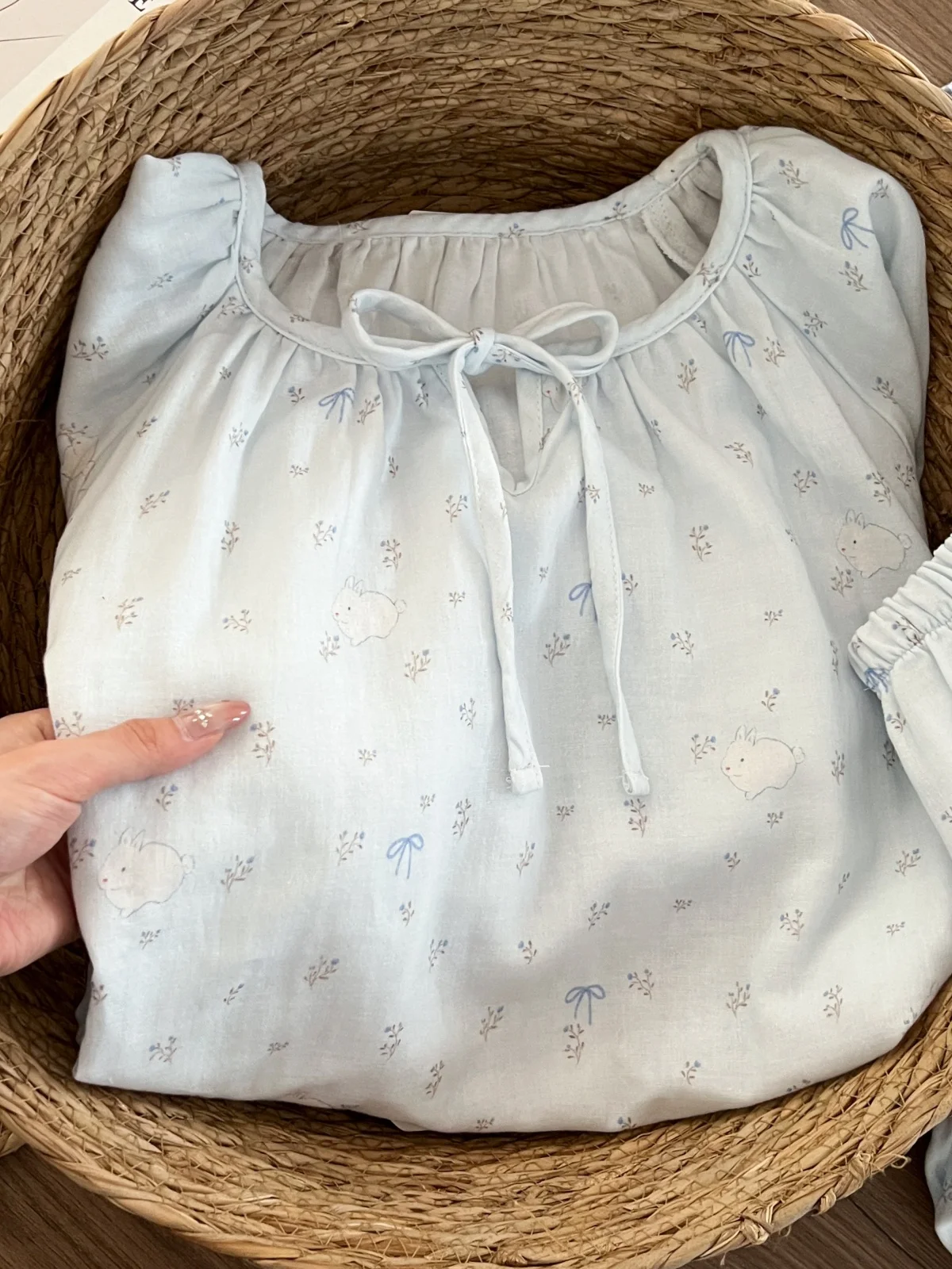 Korean Sweet Floral Rabbit Short Sleeve Sleepwear Women Summer 2026 New Cute Student Shorts Home Clothes Set Comfortable Clou...
Korean Sweet Floral Rabbit Short Sleeve Sleepwear Women Summer 2026 New Cute Student Shorts Home Clothes Set Comfortable Clou...