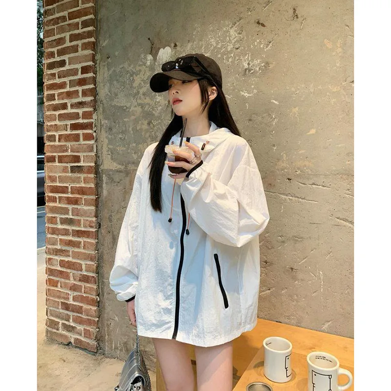 Spring Summer New Sunscreen Clothing Women's Outdoor Leisure Sports Sun-Protective Clothing Light And Breathable UV Cool Coat
Spring Summer New Sunscreen Clothing Women's Outdoor Leisure Sports Sun-Protective Clothing Light And Breathable UV Cool Coat