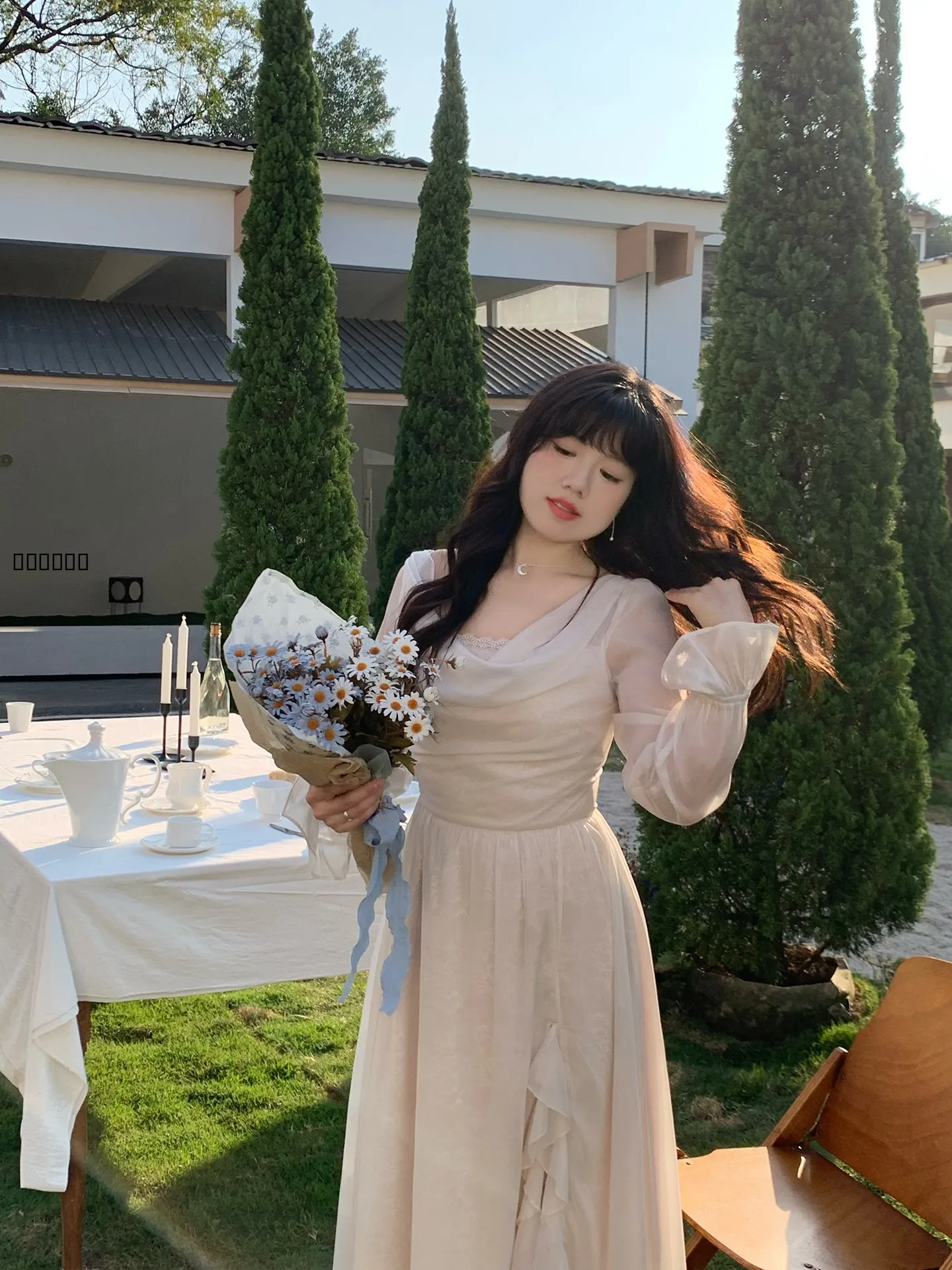 Платье Mimi Micro Plus Size с белым кружевом, рукавами-фонариками, воротником-стойкой, вставками из фатина, в стиле французской феи, с длинными рукавами, для повседневной носки
Платье Mimi Micro Plus Size с белым кружевом, рукавами-фонариками, воротником-стойкой, вставками из фатина, в стиле французской феи, с длинными рукавами, для повседневной носки