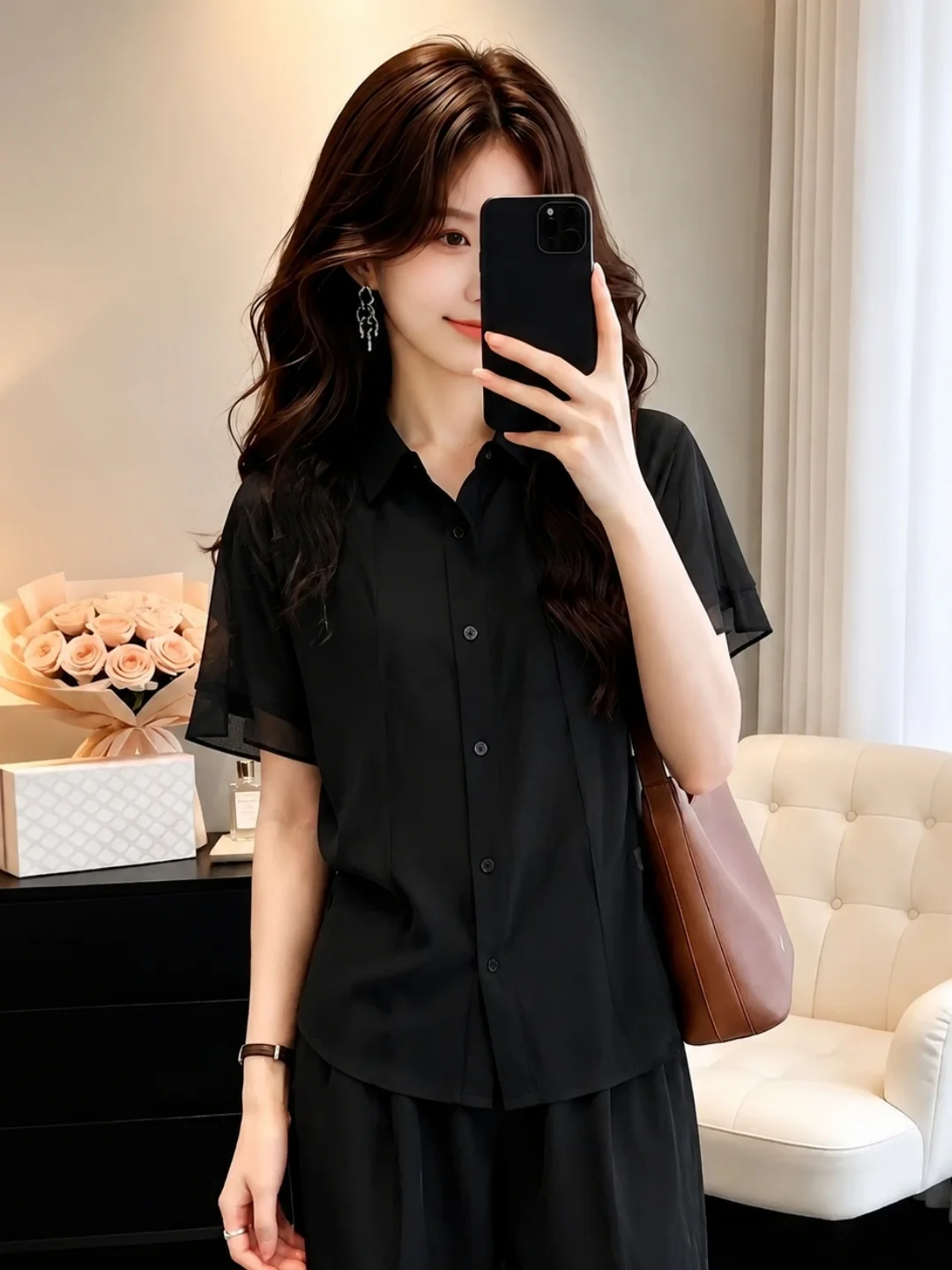 Fashionable Pure Color Short Sleeve Shirt Commuter Style Single Button Design Versatile Korean Version Straight Cut Silk...
Fashionable Pure Color Short Sleeve Shirt Commuter Style Single Button Design Versatile Korean Version Straight Cut Silk...