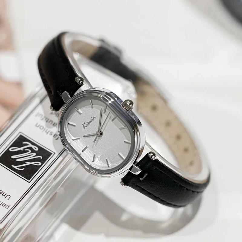 Women's Fashion Black Small Watches Vintage Leather Ladies Wrist Watches Simple Oval Dial Dress Retro Female Quartz Wristwatches
Women's Fashion Black Small Watches Vintage Leather Ladies Wrist Watches Simple Oval Dial Dress Retro Female Quartz Wristwatches