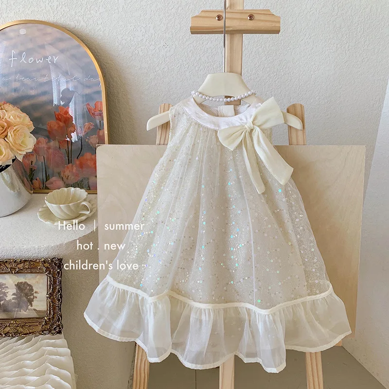 Korean Version of Children's Clothing Girls' Summer Sleeveless Dress 2024 New Little Girl Bow Sequined Princess Dress
Korean Version of Children's Clothing Girls' Summer Sleeveless Dress 2024 New Little Girl Bow Sequined Princess Dress