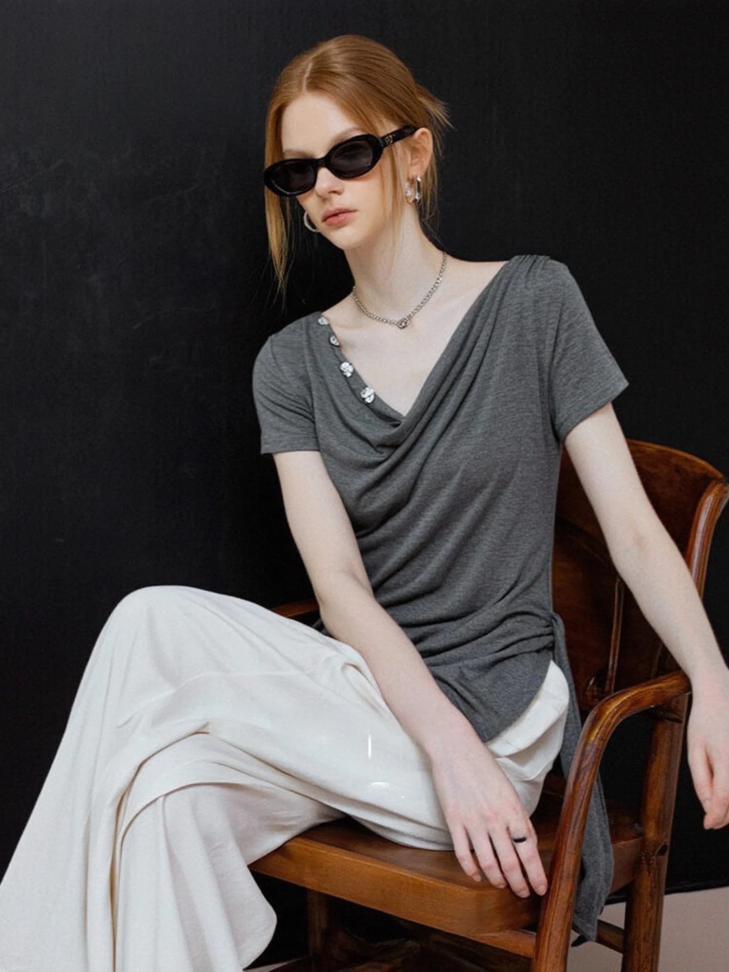 Huaappuw Slim Fit Short Sleeve T-Shirt Women's Summer New Style Belt Waist Inward V-Neck French Style Casual Top for Ladies
Huaappuw Slim Fit Short Sleeve T-Shirt Women's Summer New Style Belt Waist Inward V-Neck French Style Casual Top for Ladies