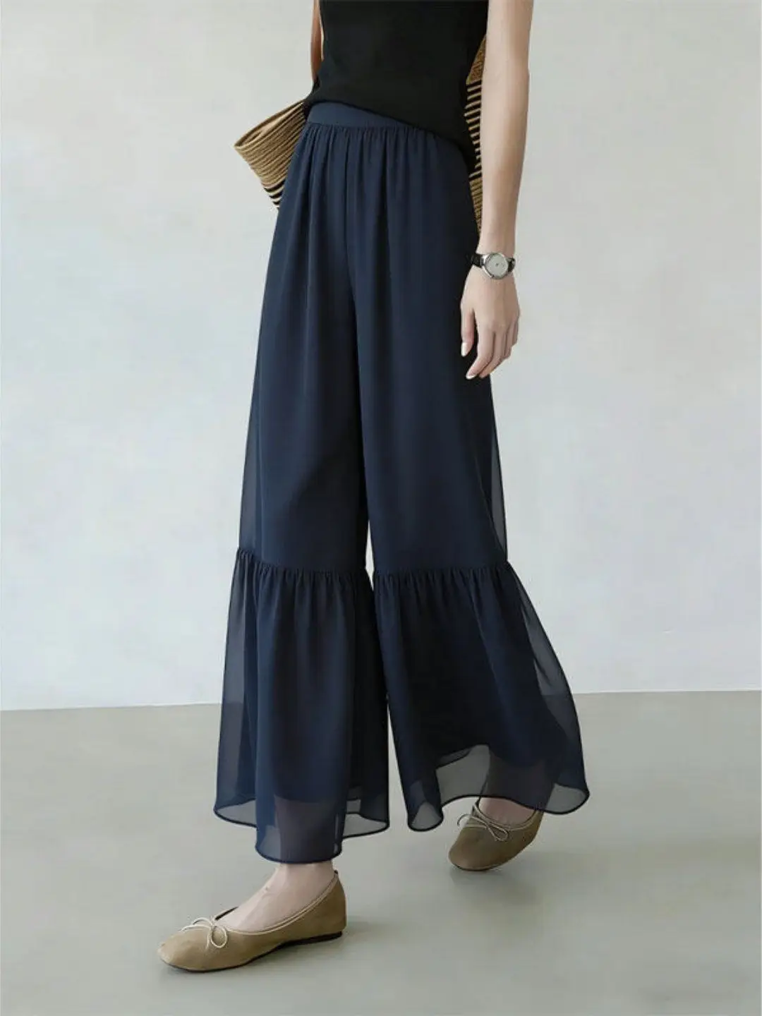 2026 Summer New Style Versatile Simple Daily Non-Contrast Lightweight Design Navy Blue Casual Wide Leg Pants for Women
2026 Summer New Style Versatile Simple Daily Non-Contrast Lightweight Design Navy Blue Casual Wide Leg Pants for Women