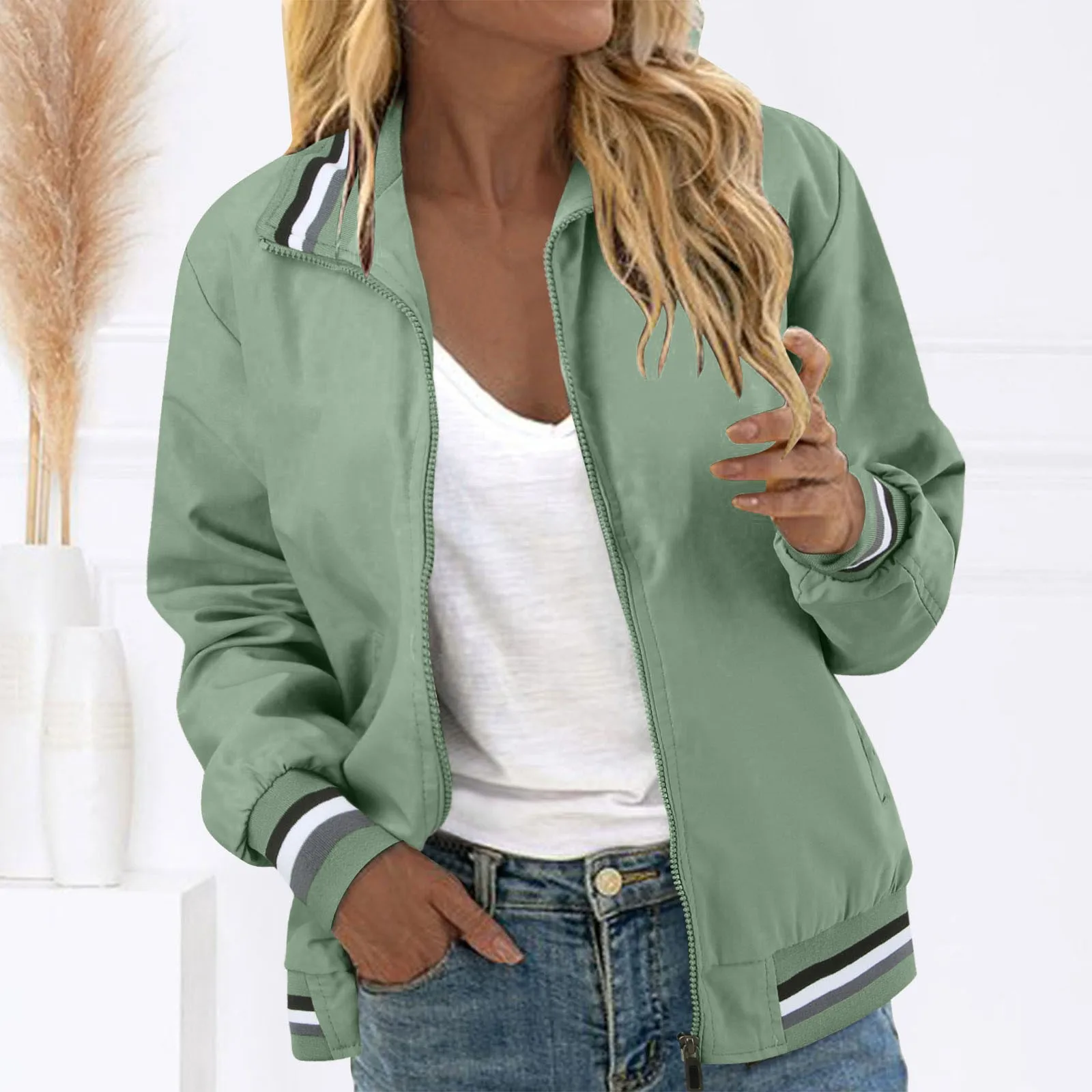 Jacket Women Autumn Spring 2025 New Fashion Leisure Zip Up Pocket Female Coat Solid Color Streetwear Women Baseball Top
Jacket Women Autumn Spring 2025 New Fashion Leisure Zip Up Pocket Female Coat Solid Color Streetwear Women Baseball Top