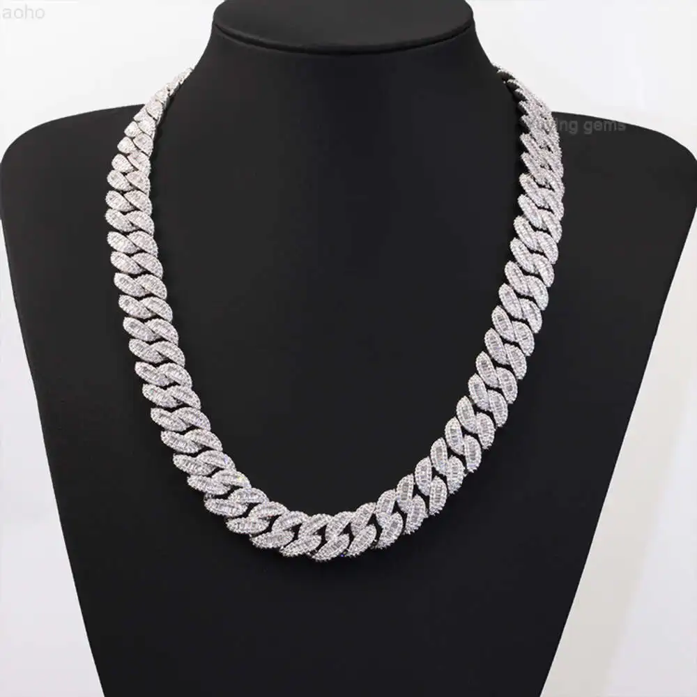 Custom 20mm Wide Baguette with Round Moissanite Pass Diamond Tester 925 Silver Cuban Link Chain
Custom 20mm Wide Baguette with Round Moissanite Pass Diamond Tester 925 Silver Cuban Link Chain