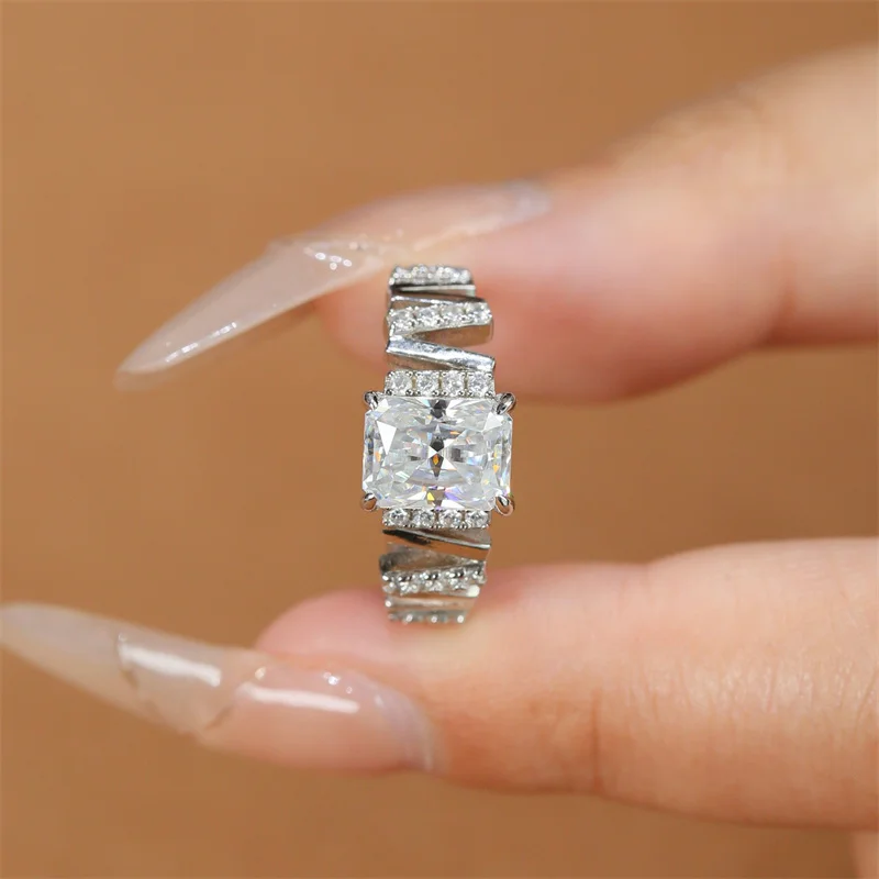 Mosangxiha Lefei Fashion Trendy Classic Diamond-set Moissanite 2ct Design Shape Z Ring For Charms Women Silver s925 Jewelry Gift
Mosangxiha Lefei Fashion Trendy Classic Diamond-set Moissanite 2ct Design Shape Z Ring For Charms Women Silver s925 Jewelry Gift