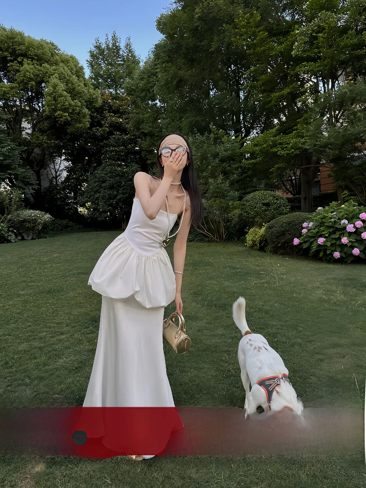 Летний новый дизайнерский комплект: женский костюм из двух предметов с юбкой-рыбкой и цветочным принтом, платье без бретелек
Летний новый дизайнерский комплект: женский костюм из двух предметов с юбкой-рыбкой и цветочным принтом, платье без бретелек