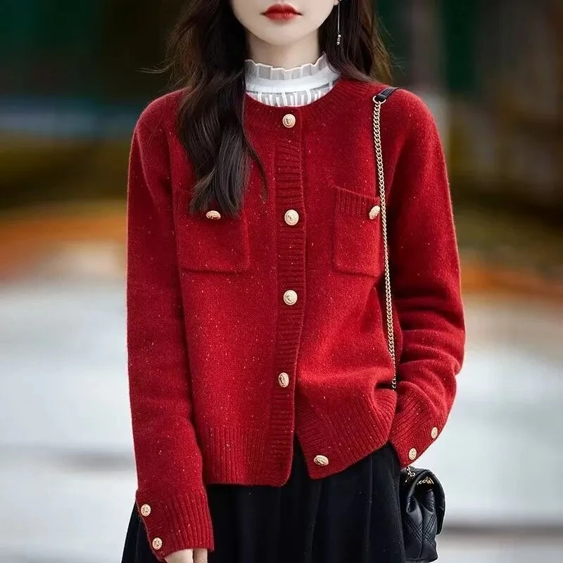 2025 Spring Autumn Women's Short Knitted Sweater Cardigan Jacket Fashion Lady Small fragrance Style Long sleeved Sweater Coats
2025 Spring Autumn Women's Short Knitted Sweater Cardigan Jacket Fashion Lady Small fragrance Style Long sleeved Sweater Coats