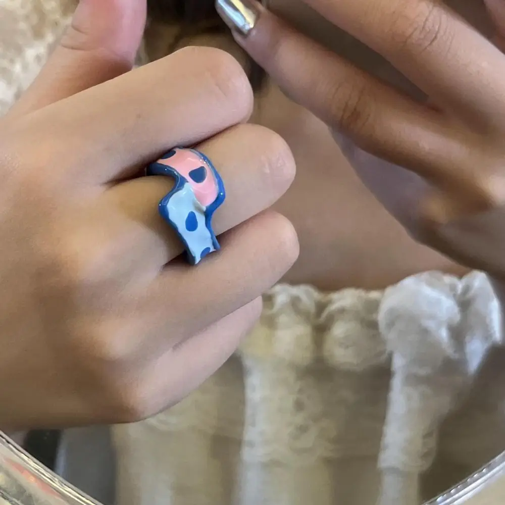 Opening Ring Stripe Girl Gift Niche Design Oil Dropping Process Y2K Vintage Ring Korean Style Ring Fashion Jewelry Women Ring
Opening Ring Stripe Girl Gift Niche Design Oil Dropping Process Y2K Vintage Ring Korean Style Ring Fashion Jewelry Women Ring