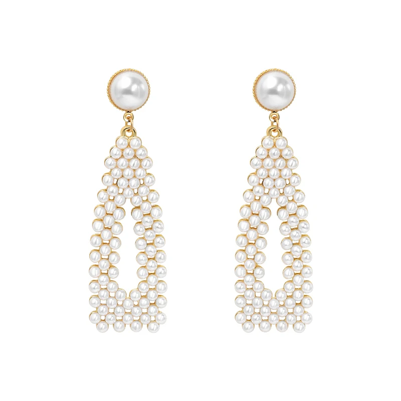 Long pearl earrings, fashionable and elegant temperament exaggerated geometric earrings
Long pearl earrings, fashionable and elegant temperament exaggerated geometric earrings