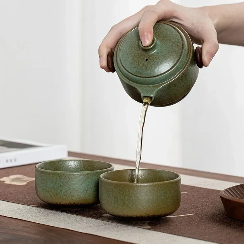 New Chinese Portable Tea Set Ceramic 1 Pot 2 Cups Travel Tea Set Mugs Storage Bag Teaware Set Heat Insulation Container
New Chinese Portable Tea Set Ceramic 1 Pot 2 Cups Travel Tea Set Mugs Storage Bag Teaware Set Heat Insulation Container