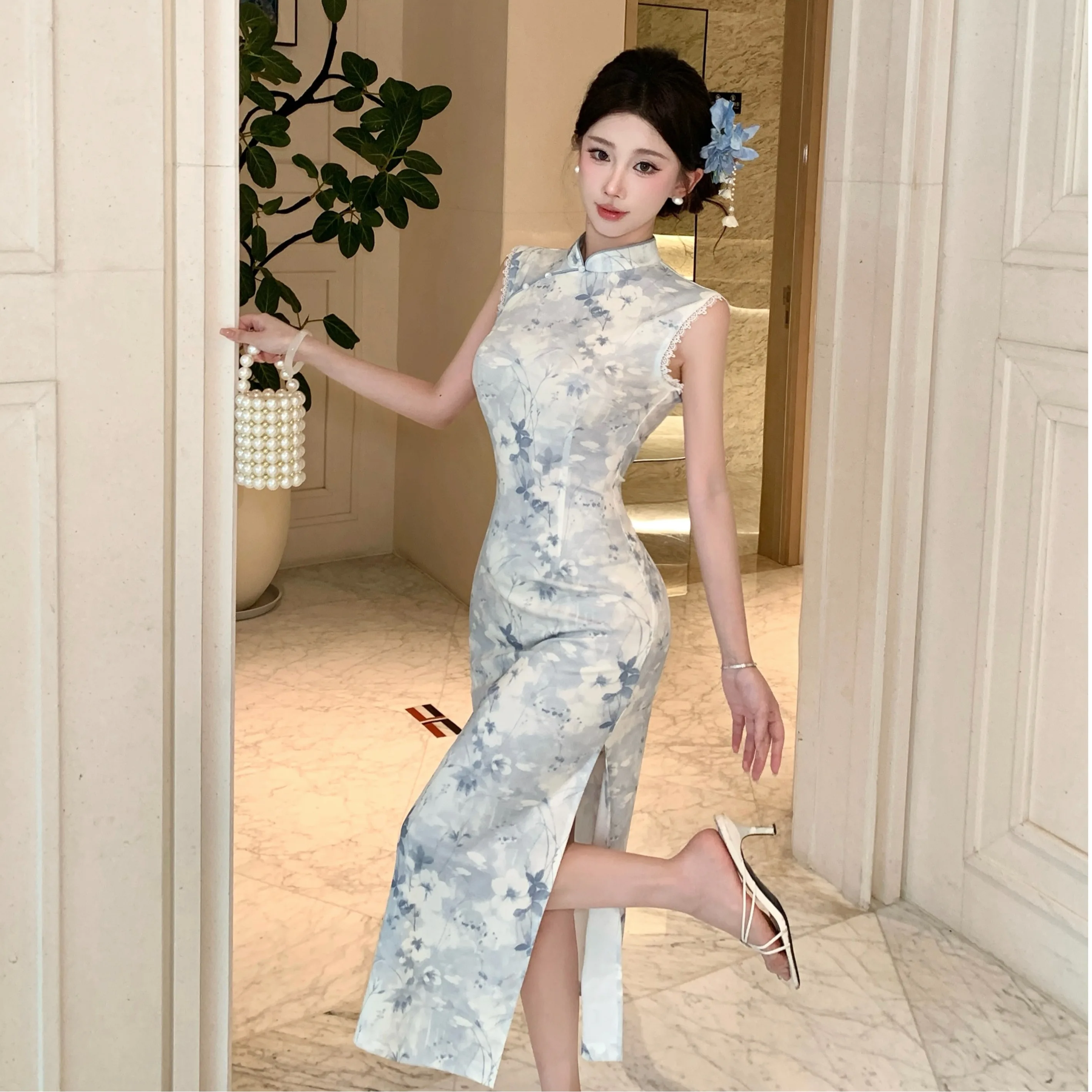 Elegant High Slit Sleeveless Midi Qipao Dress New Chinese Style Daily Young Fashionable Breathable Summer Dress
Elegant High Slit Sleeveless Midi Qipao Dress New Chinese Style Daily Young Fashionable Breathable Summer Dress