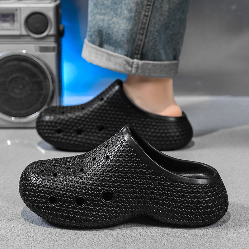 A Pair of Men's New Style Clogs, Wear-Resistant, Non-Slip, Sporty Beach Shoes, Comfortable, Stylish, and Simple Men's Shoes for Outdoor Wear
A Pair of Men's New Style Clogs, Wear-Resistant, Non-Slip, Sporty Beach Shoes, Comfortable, Stylish, and Simple Men's Shoes for Outdoor Wear