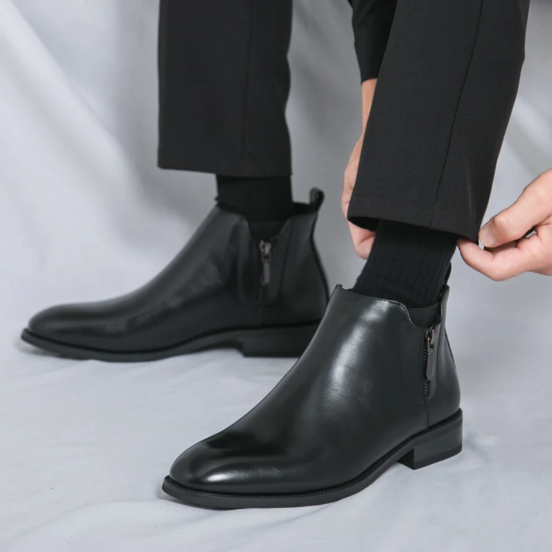 Классические мужские кожаные ботинки челси в стиле ретро, высококачественные мужские ботильоны в социальном стиле, роскошные брендовые деловые мужские ботинки Yuppie
Классические мужские кожаные ботинки челси в стиле ретро, высококачественные мужские ботильоны в социальном стиле, роскошные брендовые деловые мужские ботинки Yuppie