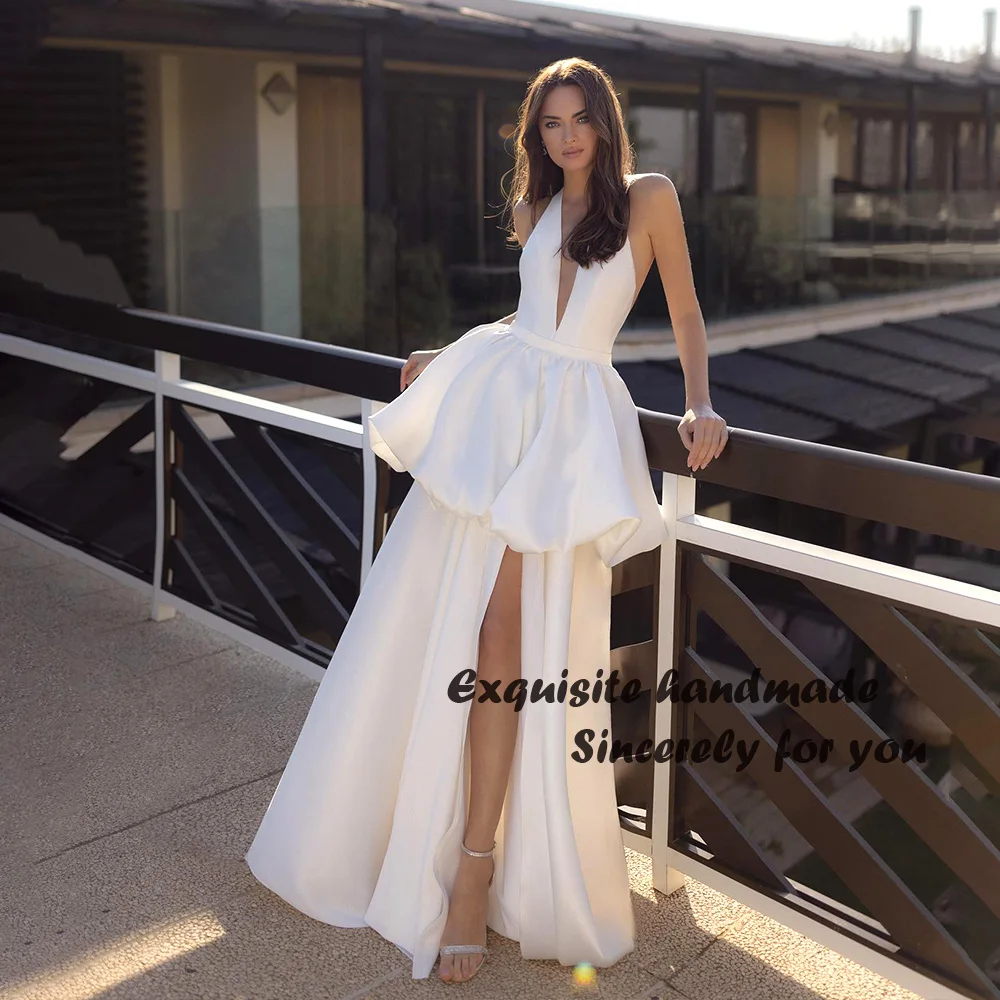 White A Line Halter Wedding Dresses Ruched Satin Side Split Bride Dress 2023 Beach Wedding Bridal Gowns with Train
White A Line Halter Wedding Dresses Ruched Satin Side Split Bride Dress 2023 Beach Wedding Bridal Gowns with Train