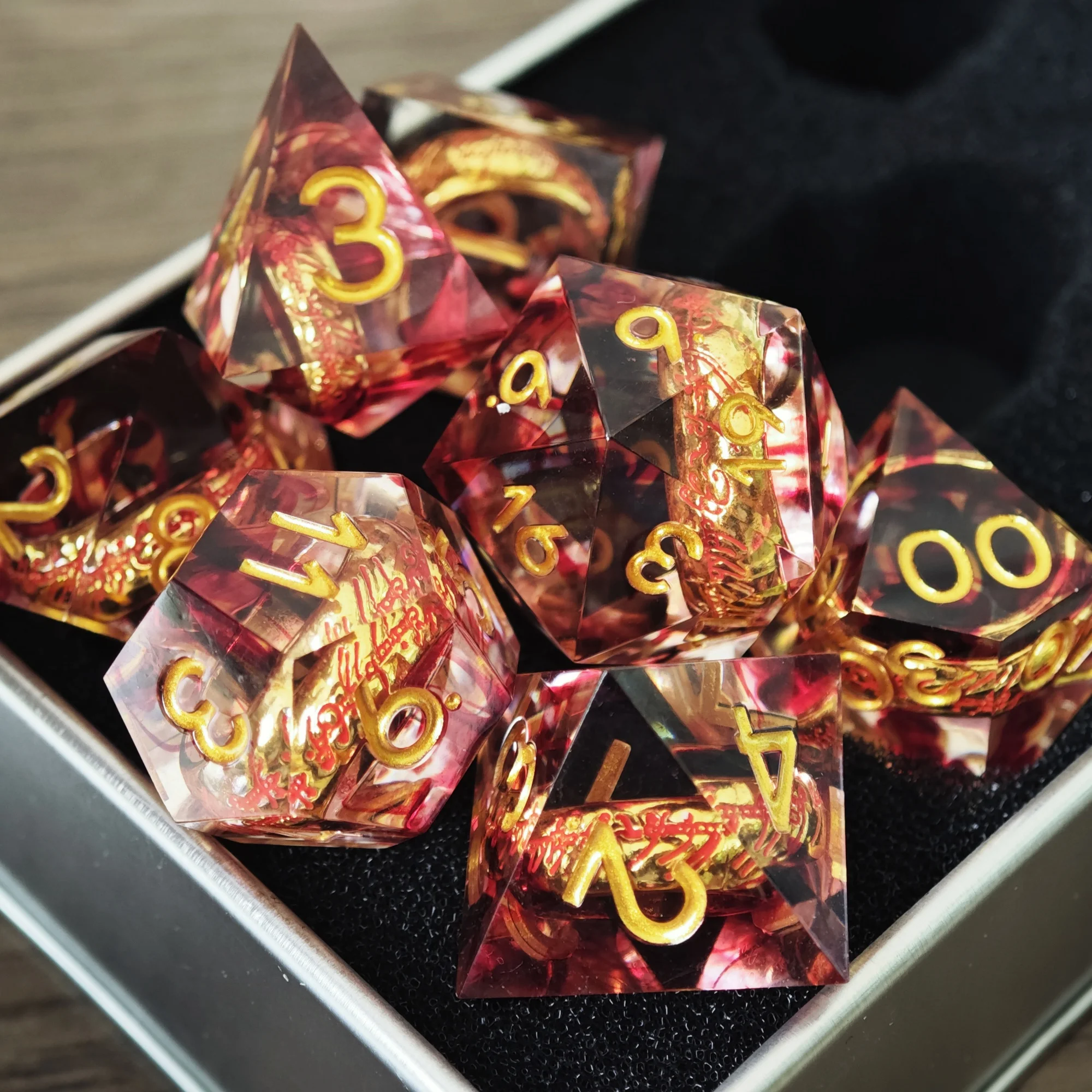 Набор кубиков MINI PLANET DND, полимерные игральные кости ручной работы с острыми краями для настольной игры TRPG Dragon & Dungeon, MP45 BUTTERFLY EVENT Dice
Набор кубиков MINI PLANET DND, полимерные игральные кости ручной работы с острыми краями для настольной игры TRPG Dragon & Dungeon, MP45 BUTTERFLY EVENT Dice