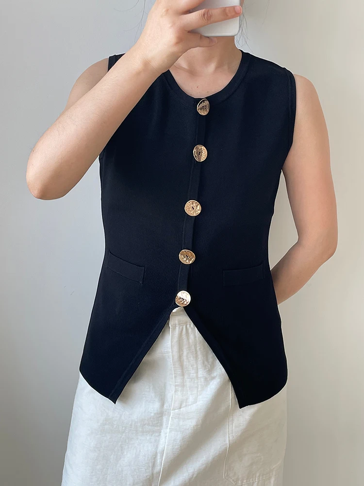Gold Button Vest Women's Knitted Stretch Waistcoat 2025 New In Minimalstyle Old Money Style Crew NeckTop Good Quality
Gold Button Vest Women's Knitted Stretch Waistcoat 2025 New In Minimalstyle Old Money Style Crew NeckTop Good Quality