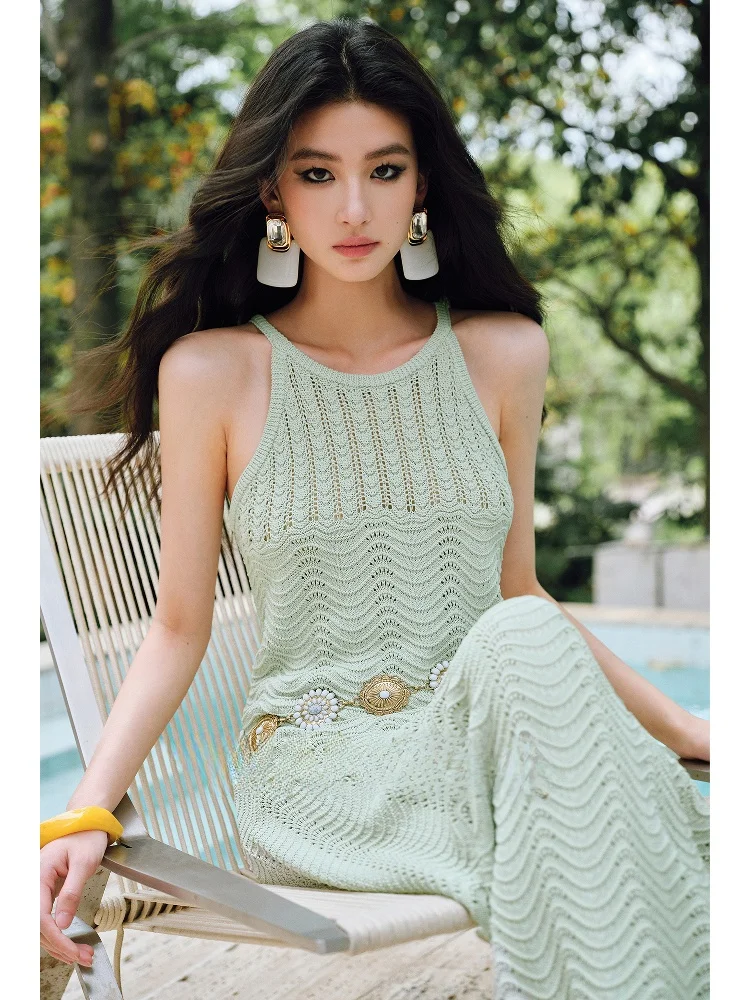 WANGXO Ice Hemp Wave Stripe Hollow out Hook Flower Embossed Sensation Strap Halterneck & Skirt Two-Piece Set Summer 2025
WANGXO Ice Hemp Wave Stripe Hollow out Hook Flower Embossed Sensation Strap Halterneck & Skirt Two-Piece Set Summer 2025