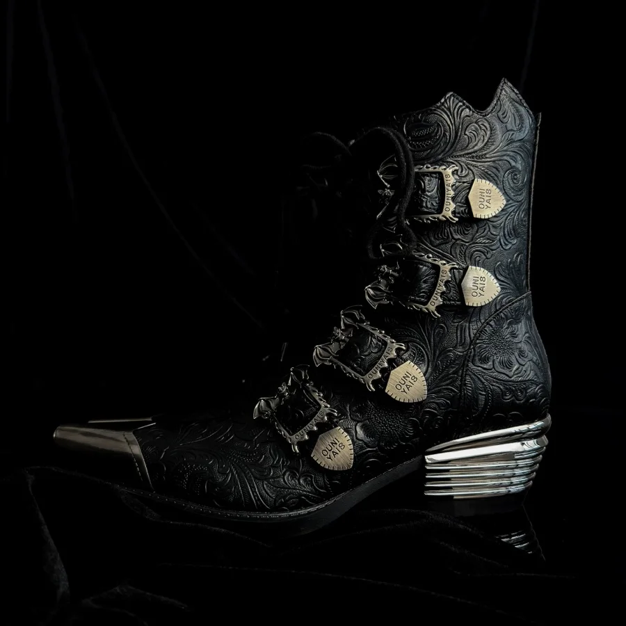 Men Gothic Western Ankle Boots Metal Pointed Toe Embossed Leather Lace Up Buckle Strap Thick Heel Punk Rock Motorcycle Boots
Men Gothic Western Ankle Boots Metal Pointed Toe Embossed Leather Lace Up Buckle Strap Thick Heel Punk Rock Motorcycle Boots